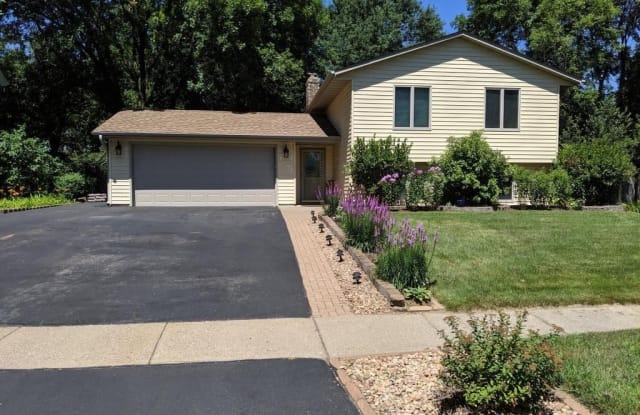 5273 142nd Path W - 5273 142nd Path West, Apple Valley, MN 55124