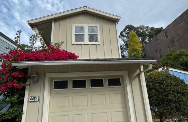 Rare lake view property in Piedmont Ave/Upper Rockridge with 3 bedrooms! - 4465 View Place, Oakland, CA 94611