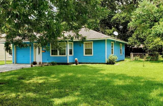 Photo of Wonderful 3 bedroom, 1 bathroom home recently updated!