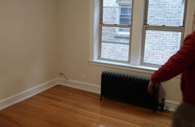 4832 West Montrose Avenue