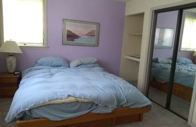 2 Grey Eagle Court