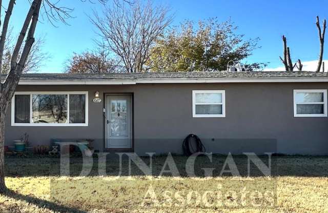 3 Bedroom 1.5 Bath - Furnished