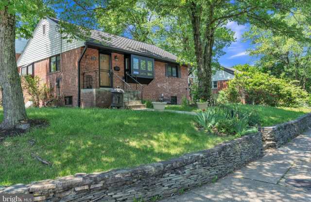 1316 S BUCHANAN Street