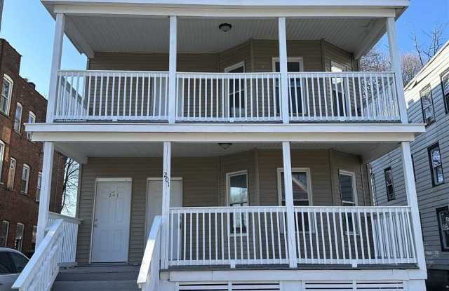 201 WINNIKEE APT 2 AVE