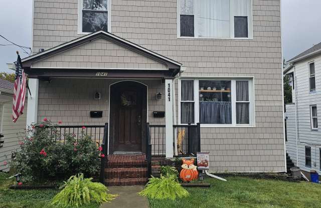 Photo of 1041 North Webster Avenue