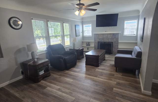 1026 Kaweah Street - Front