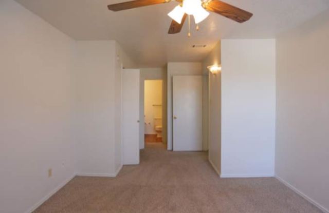 16500 Henderson Pass, #610