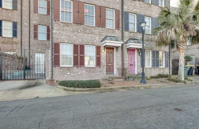 407 East Hull Street