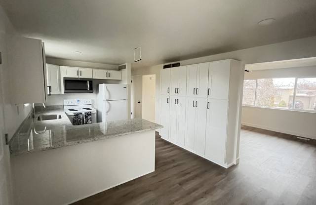 4284 South Orleans Way