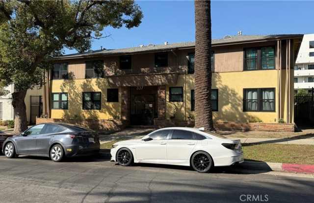 Photo of 337 S Occidental Boulevard