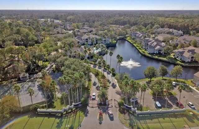 440 TIMBERWALK Court unit: 913