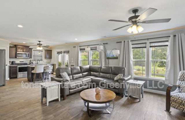 679 Spartan Commodor Lane