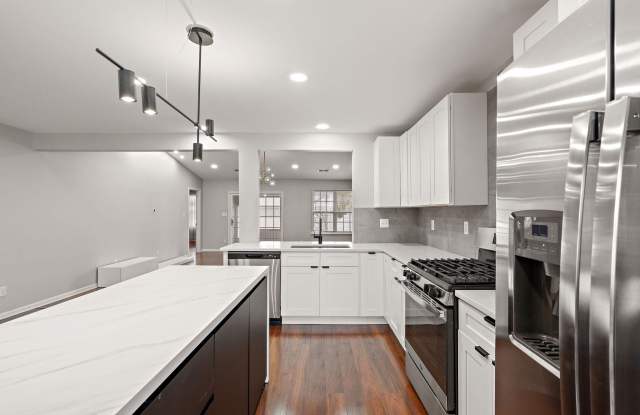 1614 Golden Oak Drive