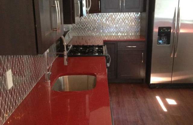 Platinum Quality Renovation in South Side Flats. Open Layout, Designer Kitchen, Huge Bathrooms. A/C!