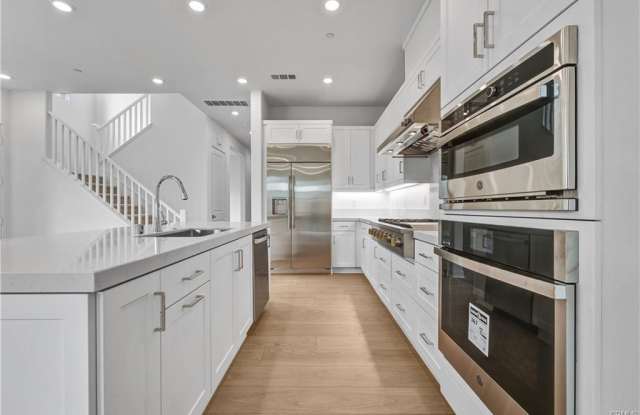 1305 Hollyleaf Terrace