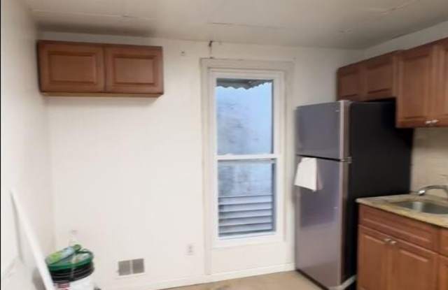 1255 Bay St unit: 1