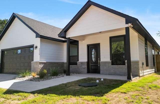 2515 Austin Court