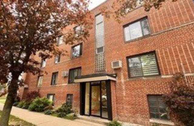 2843 W Arthur Avenue unit: 1E