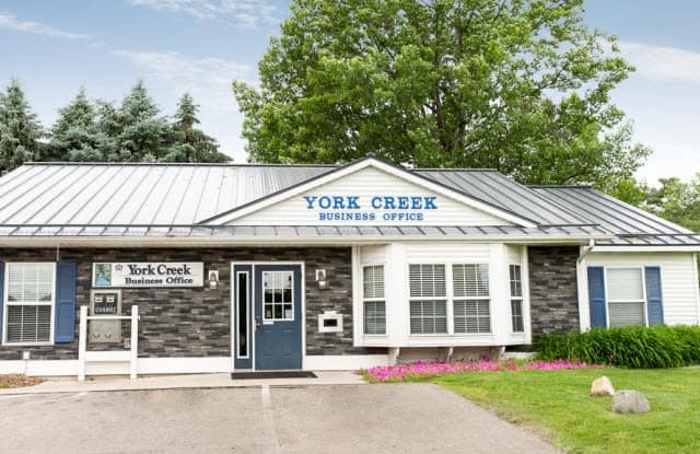 York Creek - 650 York Creek Drive, Comstock Park, MI 49321