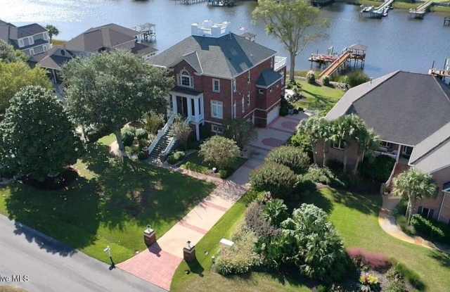 2775 Pinecrest Drive SE