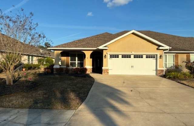102 Miller Ct, Kingsland, GA 31548