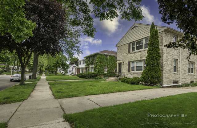 5064 N Bay Ridge Ave - 5064 North Bay Ridge Avenue, Whitefish Bay, WI 53217