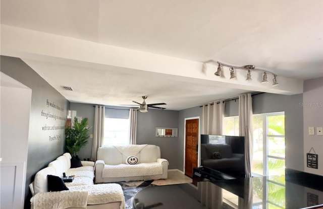 4507 N MATANZAS AVENUE