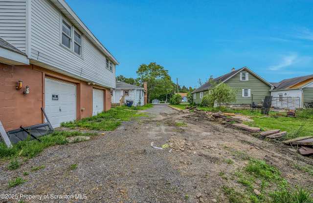 664 Laurel Drive unit: Rear