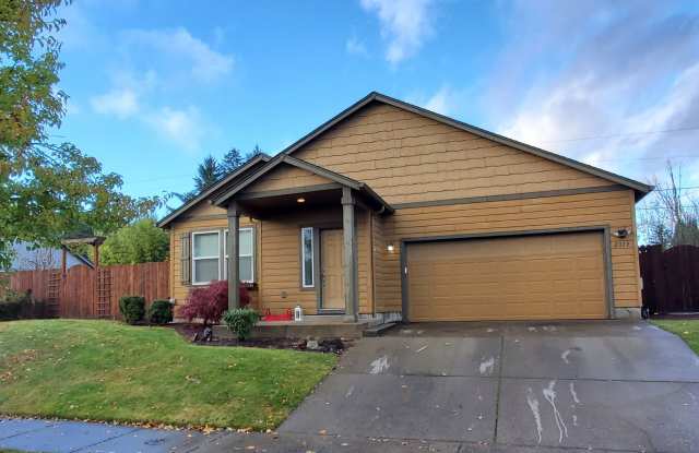 North Albany 3 Bedroom - Available in March