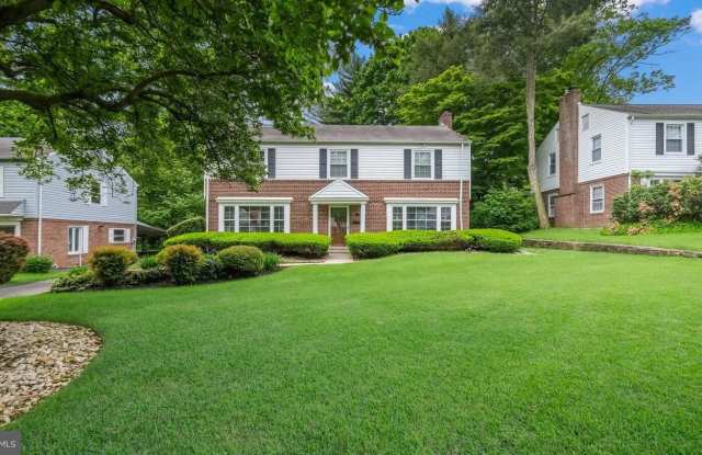 646 GREEN BRIAR Road