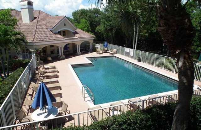 815 Boynton Beach Boulevard