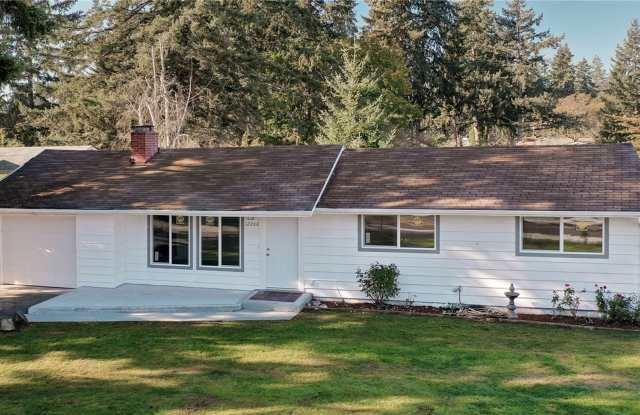 Huge fenced yard 3 Bedroom Fresh remodel