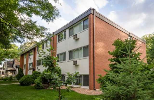 2832 Humboldt Ave S.