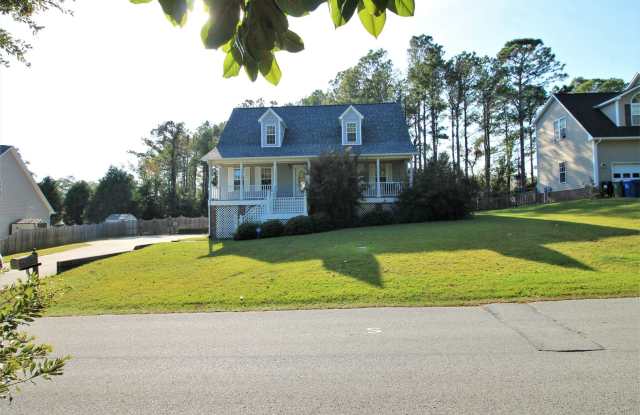 Beautiful 4 Bedroom Home in Sneads Ferry with Gorgeous Backyard! photos photos