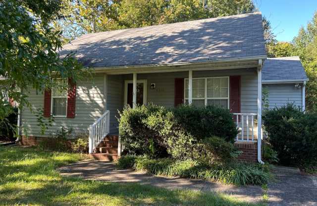 Photo of Greensboro Home - Lisa Barker - 336.986.4840