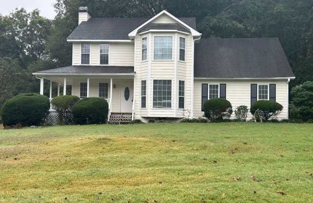 Photo of **MOVE IN WITH NO SEC. DEP**12 Thomas Xing: 4BD, 2.5BA Home in Close Distance to Peachtree City, Sharpsburg, and I-85 For Rent in Newnan! DEC. 2025!