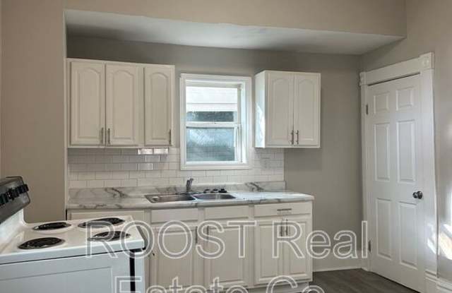 896 Ellsworth Avenue