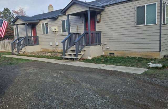 PET FRIENDLY FULLY FENCED - 703 East 18th Avenue, Ellensburg, WA 98926