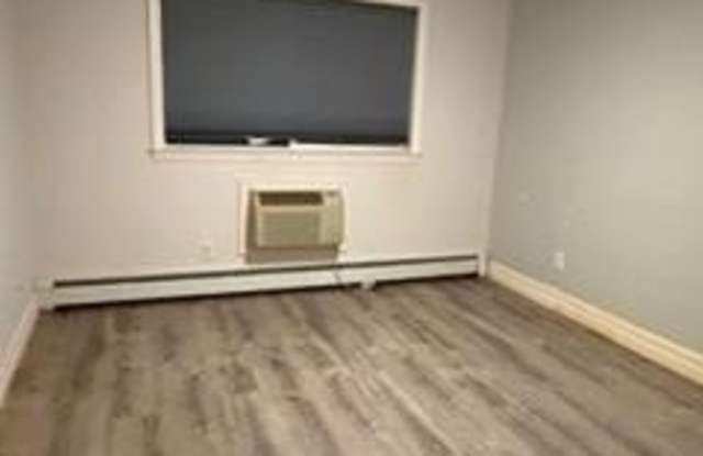 717 Willis Avenue unit: 4B