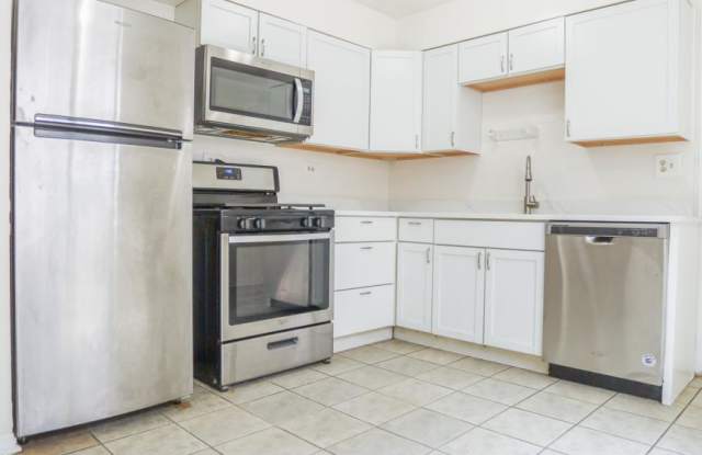 Photo of 1654 W Pratt
