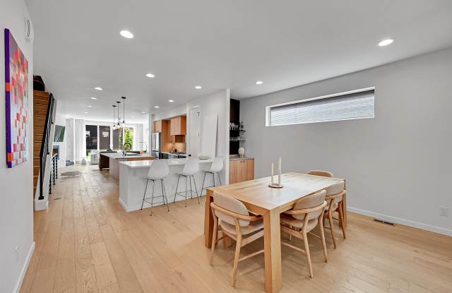 2308 South Acoma Street