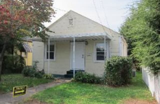 103 C St - 103 C Street, South Charleston, WV 25303