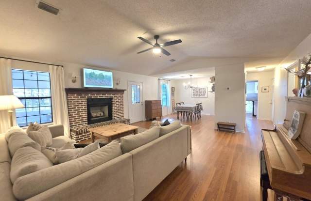 5949 Rolling Greens Dr