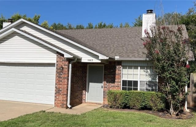 1663 Saddlehorn  AVE - 1663 North Saddlehorn Avenue, Fayetteville, AR 72703