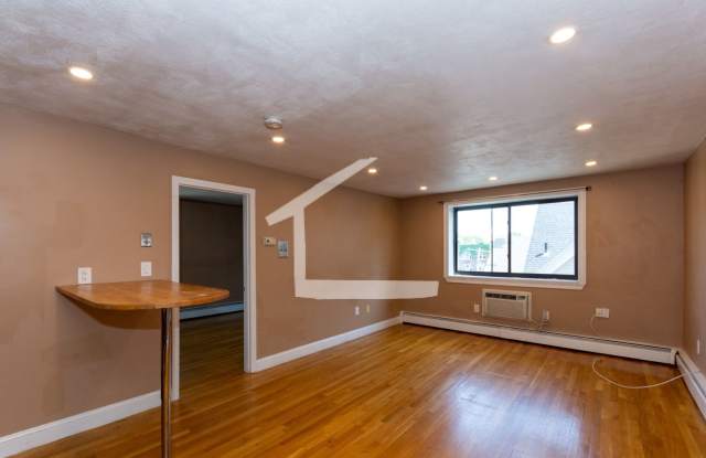 52 Gardner St #12L Boston MA 02134