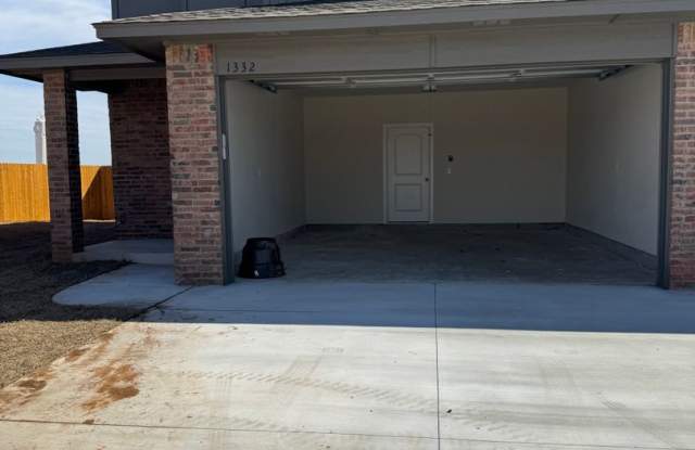 New construction duplex in Newcastle 3 bedroom with game room