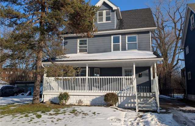 Photo of 2939 E 130th Street