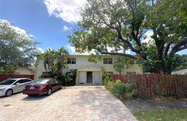 530 NE 15th Ct