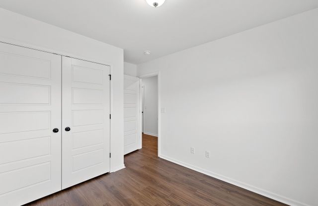 Beautiful 4 Bedroom in Apple Crossing - AVAILABLE NOW