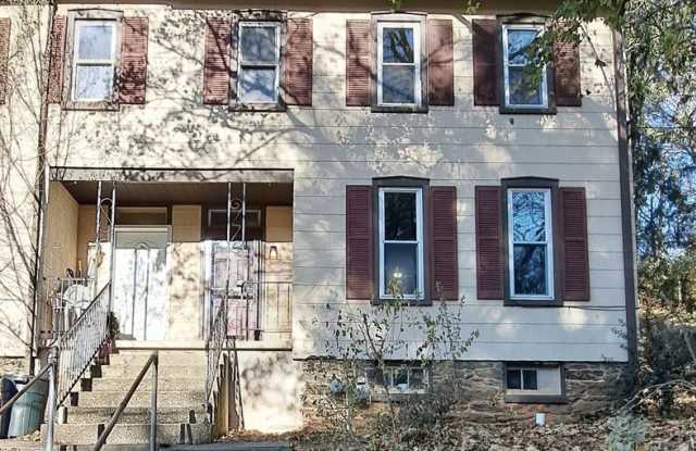 3 Bed / 1 Bath Single Family Home